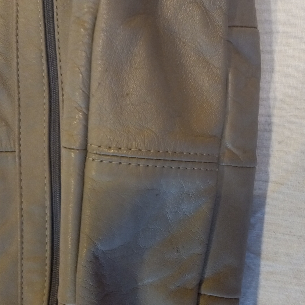 Satchel - Picture 11 of 12